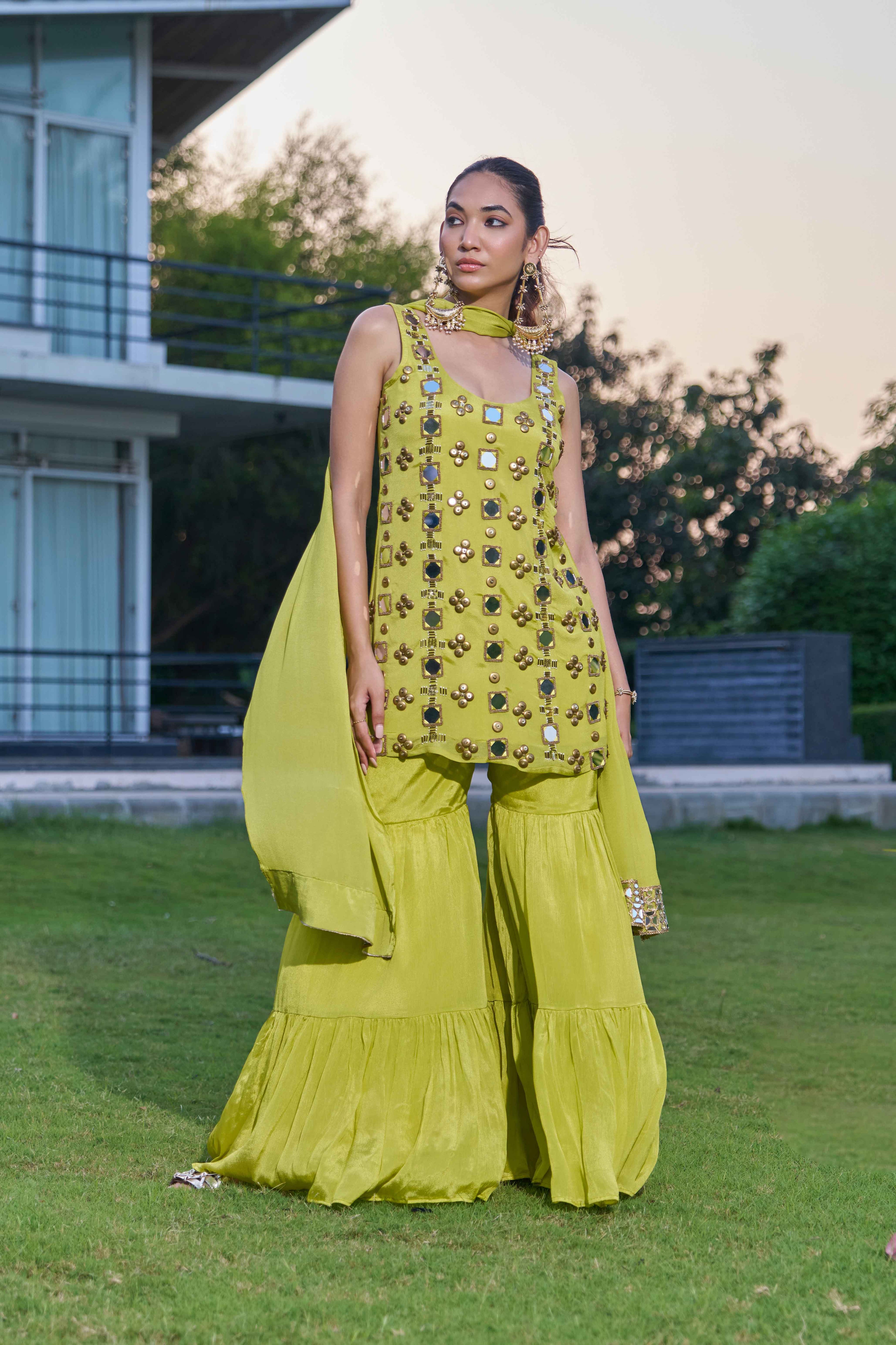 Statement Silhouettes collection